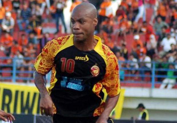 Hilton Moreira won the ISL with Sriwijaya FC in 2012.