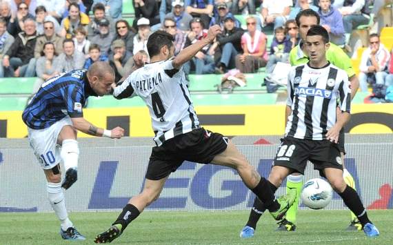 Wesley Sneijder scores a goal - Udinese-Inter