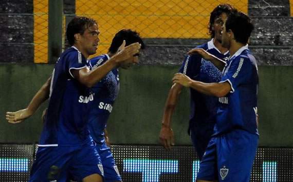Festejan los jugadores de Velez Sarsfield