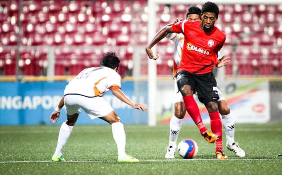 Hougang United, Young Lions, Jonathan Toto