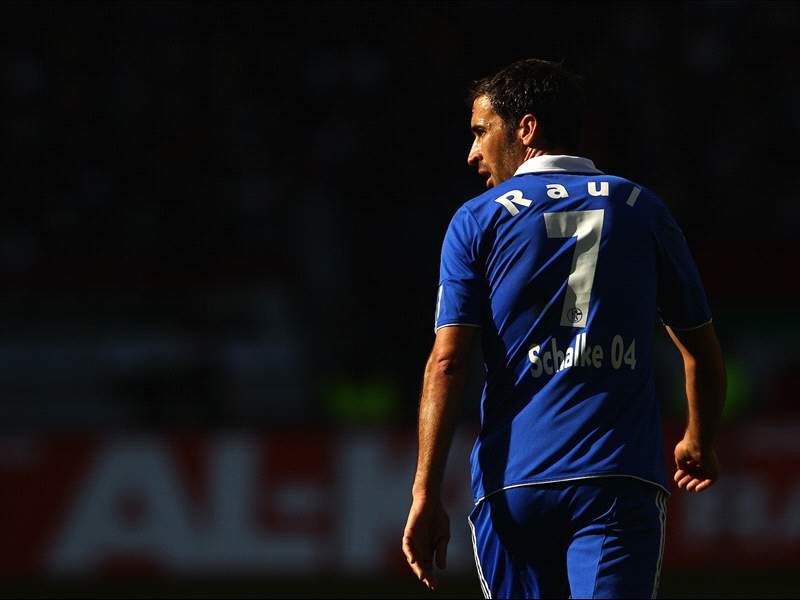 Raul plays his final match for a European club | Goal.com