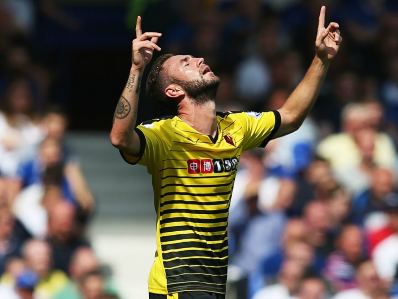 Official: Layun swaps Watford for Porto