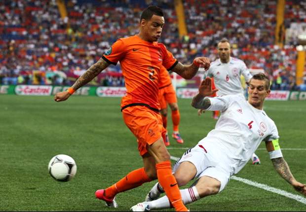 Ligue 1, PSG - Van der Wiel : "Heureux d'être ici"