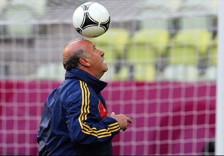 HLV Del Bosque tránh