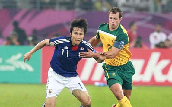 Lucas Neill, Ryoichi Maeda, Australia v Japan