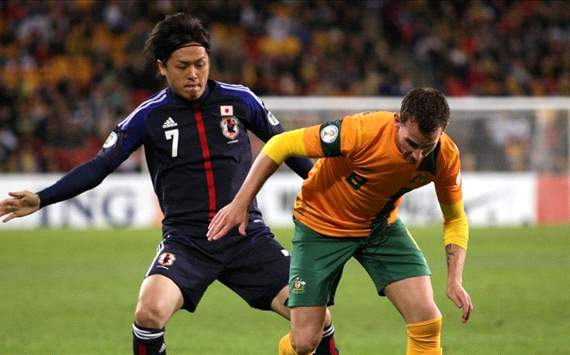 Yasuhito Endo & Luke Wilkshire - Australia v Japan
