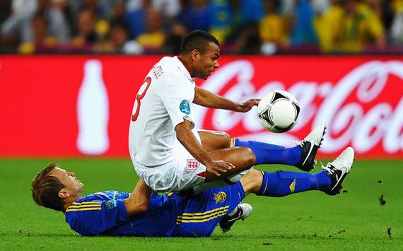 UEFA EURO - England v Ukraine, Oleh Husyev and Ashley Cole