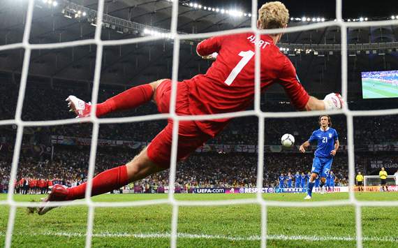 Pirlo & Hart - England-Italy - Euro 2012