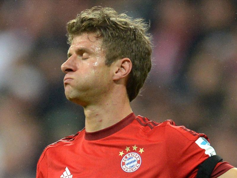 VIDEO: Muller hit on the backside with football after losing Bayern Munich crossbar challenge
