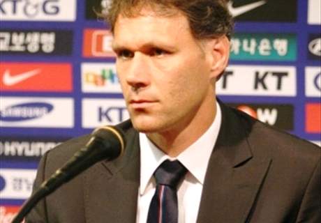 Van Basten: Dutch misbehaved in 2010