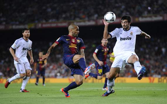Dani Alves, Raúl Albiol, Xabi Alonso - FC Barcelona v Real Madrid