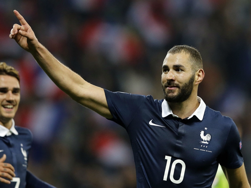 Evra: With Benzema, France can win Euro 2016
