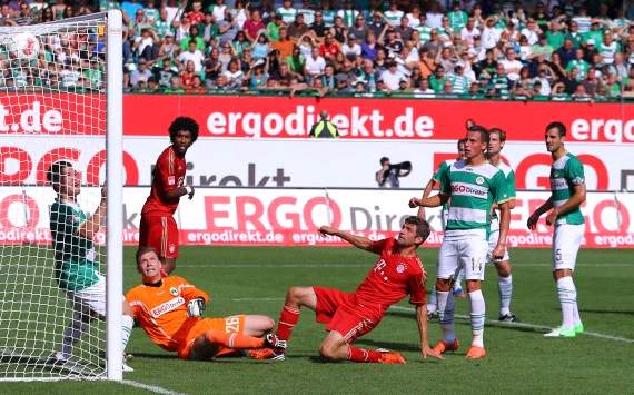Germany: Greuther Furth - Bayern Munich, Thomas Muller scores