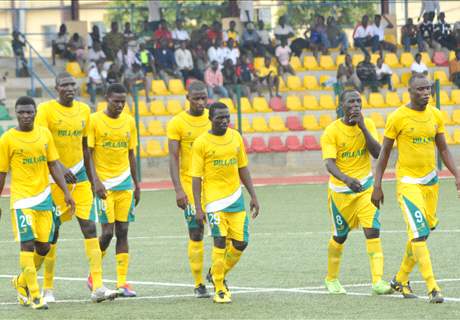 Pillars blame referee for cup outser
