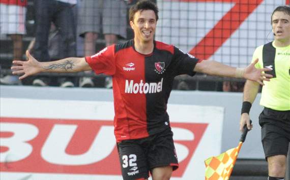 Ignacio Scocco celebra el gol frente a Estudiantes