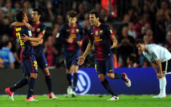 Adriano, Pedro, Cesc Fábregas - FC Barcelona v Valencia