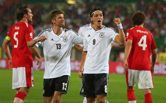 WCC Qualification, Austria vs. Germany, Mesut Ozil, Thomas Muller, Emanuel Pogatetz, Christian Fuchs