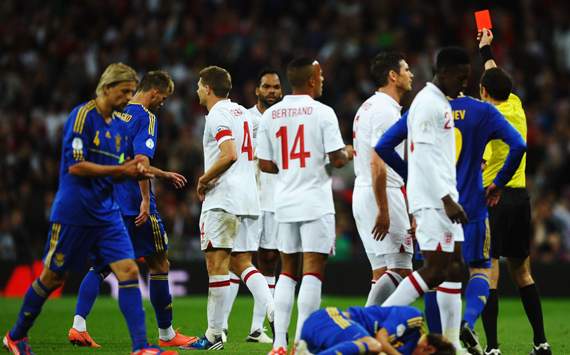 WCQ 14 - England vs Ukraine, Steven Gerrard & Cuneyt Cakir