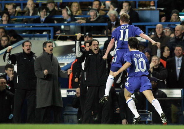 Дафф и Джо Коул отмечают третий гол