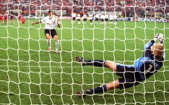 Mauricio Pellegrino, Oliver Kahn, Bayern-Valencia 2001