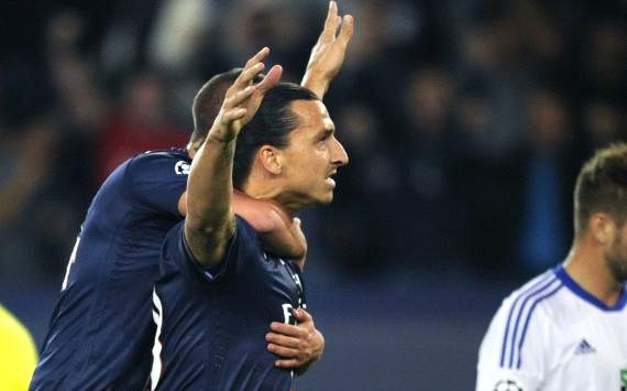 Zlatan Ibrahimovic celebrates his goal in PSG-Dinamo Kiev