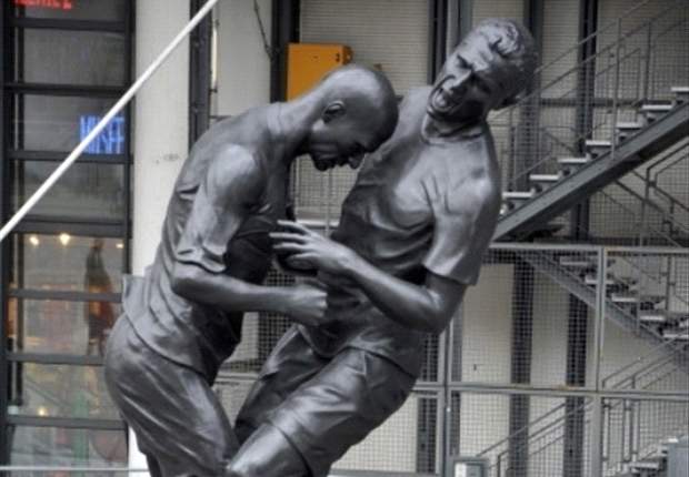 France - Le coup de boule de Zidane en statue