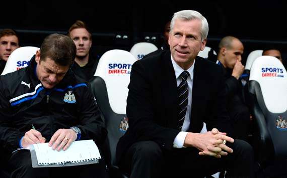 EPL, Alan Pardew; Newcastle United v Manchester City