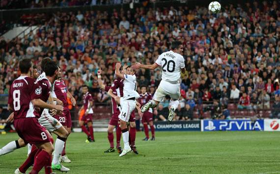 UEFA Champions League, Cluj v Manchester United, Robin van Persie