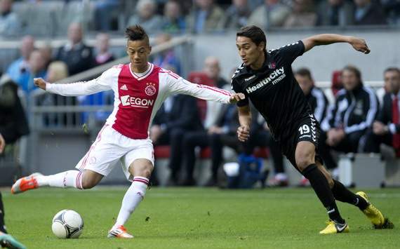 Ajax - FC Utrecht, Tobias Sana vs. Adam Sarota
