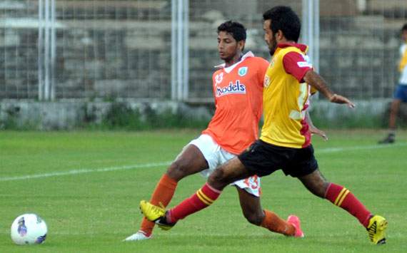 Sporting Goa's Joyner Lourenco and East Bengal's Ishfaq Ahmed, I-League