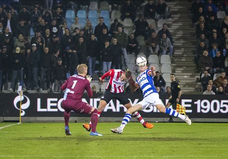 Knoeiend PSV wint doelpuntenshow