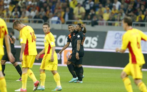 Luciano Narsingh and Jeremain Lens (Roemenië - Nederland)