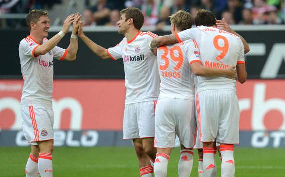 Fortuna Düsseldorf v FC Bayern München: Bastian Schweinsteiger, Thomas Müller, Toni Kroos & Mario Mandzukic