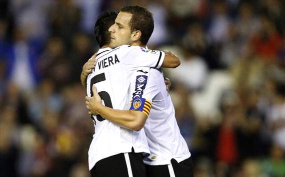 Roberto Soldado, Jonathan Viera - Valencia v Athletic Bilbao