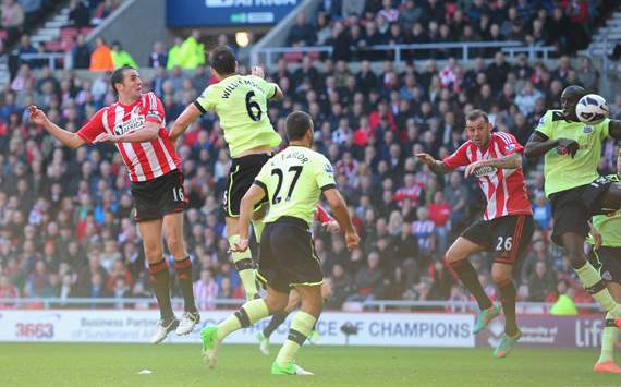 Demba Ba,John O' Shea