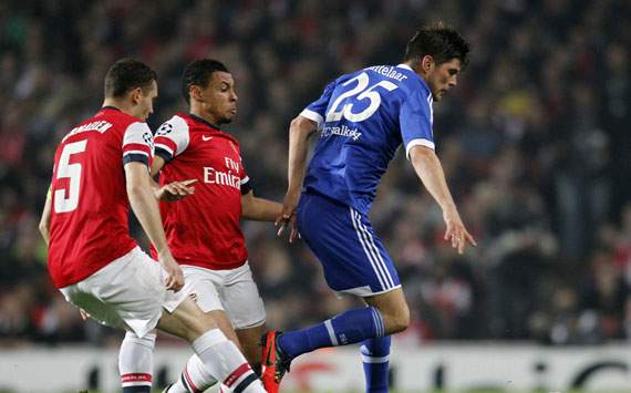 CL - Arsenal FC v FC Schalke, Klaas-Jan Huntelaar, Francis Coquelin and Thomas Vermaelen
