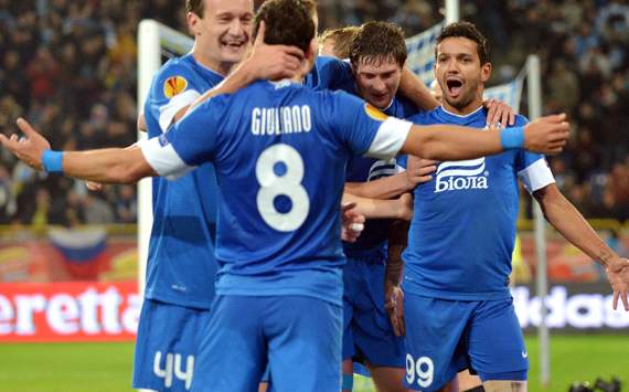 Dnipro celebrating vs Napoli