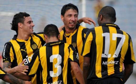 El festejo con Juan Manuel Olivera - Peñarol