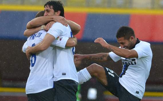 Inter celebrating