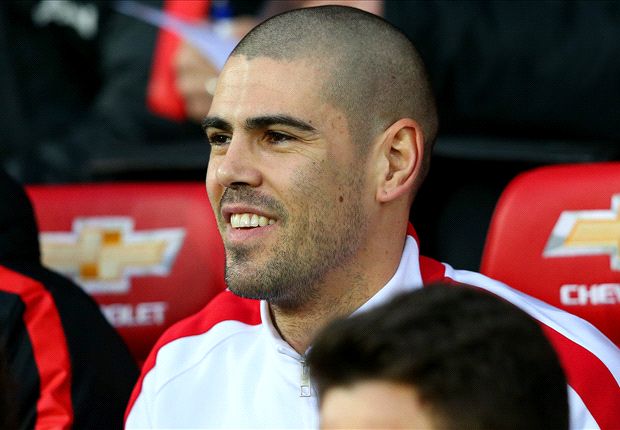 Victor Valdes announces Man Utd departure