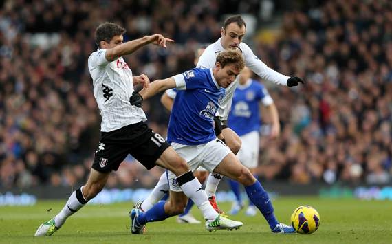 EPL - Fulham v Everton, Nikica Jelavic, Aaron Hughes and Dimitar Berbatov