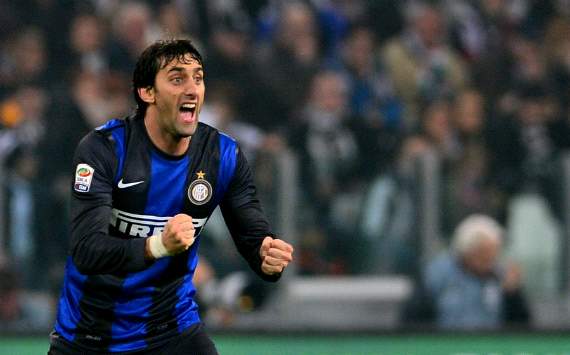 Diego Milito celebra el gol ante Juventus