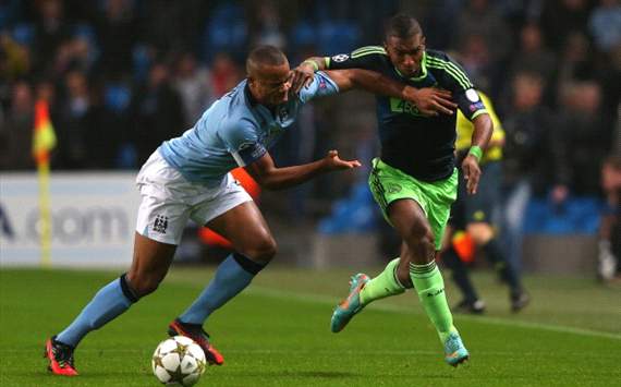 Vincent Kompany vs Ryan Babel, Manchester City - Ajax