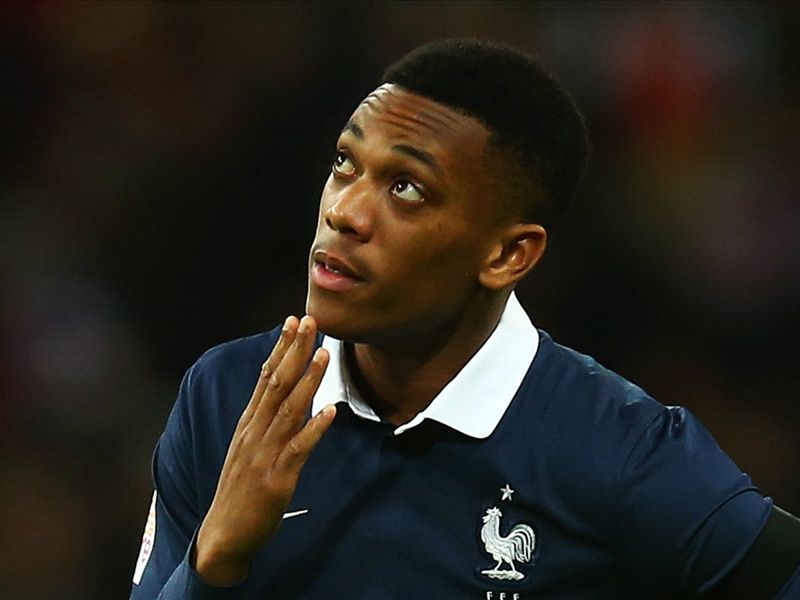 VIDEO: France pay tribute to birthday boy Martial