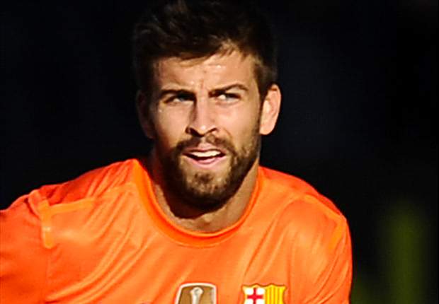ESP - Pique tacle Mourinho