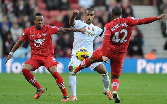 EPL - Southampton v Swansea City, Nathaniel Clyne and Jason Puncheon