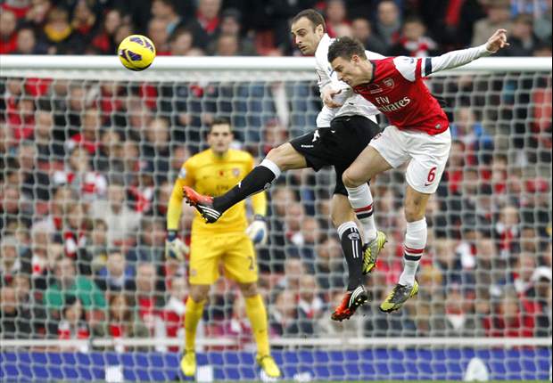 ANG - Koscielny touché à une cuisse