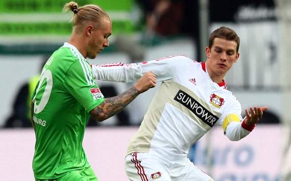 Germany, Bundesliga, VfL Wolfsburg vs. Bayer 04 Leverkusen, Lars Bender; Simon Kjaer