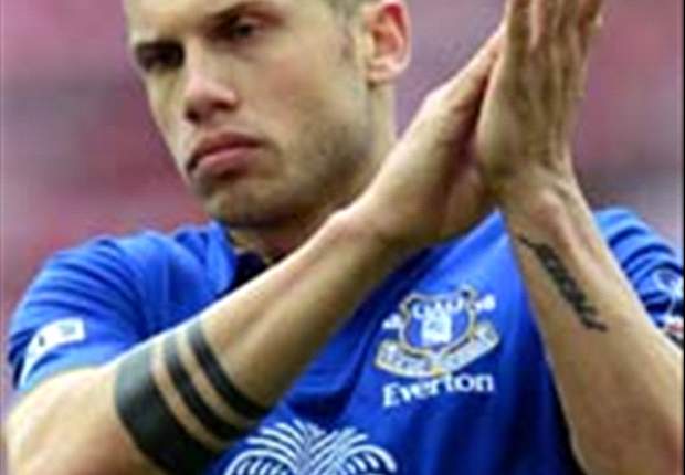 Martinez: Heitinga could leave Everton in January