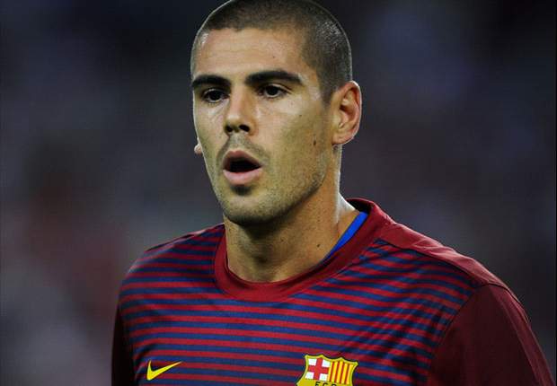 Who should replace Victor Valdes as Barcelona's first-choice goalkeeper?
